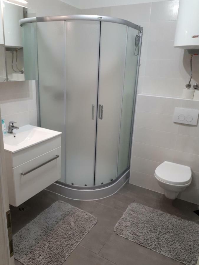 Ivaana Apartment Banjol Luaran gambar